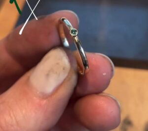 Groene diamant ring in 14 karaat geelgoud